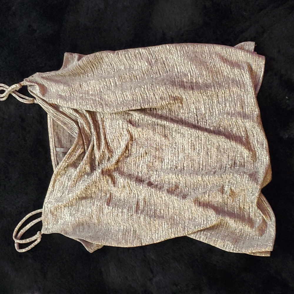 Video neck top